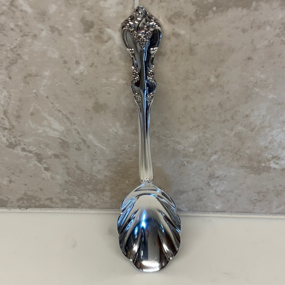 Vintage International Silver Co Sugar Shell Spoon Orleans Floral Pattern